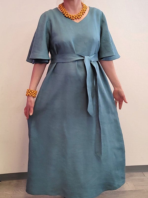 L&aring;ng festkl&auml;nning.