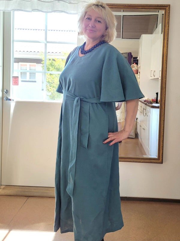 L&aring;ng festkl&auml;nning.  Modellen &auml;r 172 cm l&aring;ng och anv&auml;nda storlek  XL.