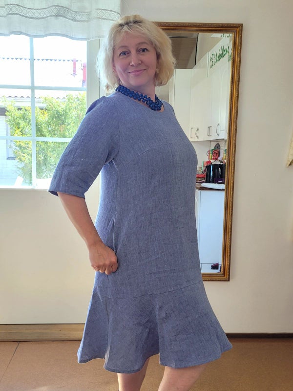 Linnekl&auml;nning passar alla tillf&auml;llen. Modellen &auml;r 172 cm l&aring;ng och anv&auml;nda storlek XL.